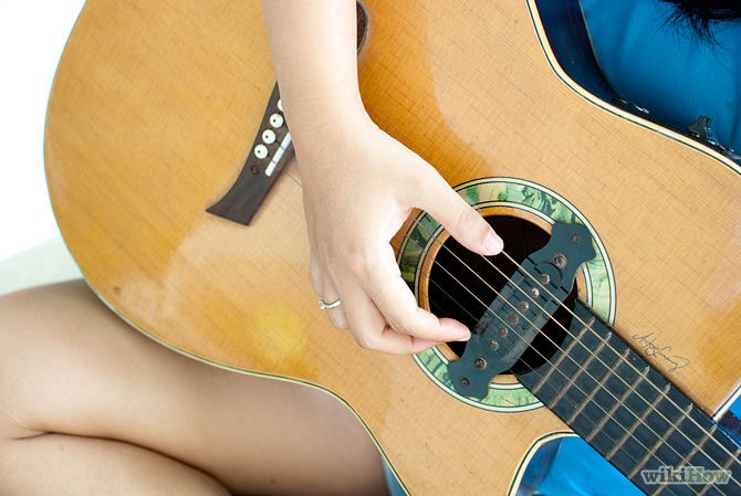 cach-om-dan-guitar